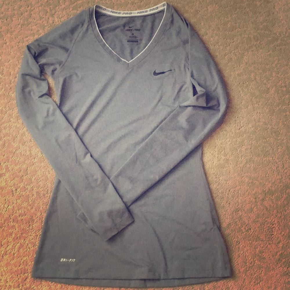 Nike pro dri fit long sleeve! (Women’s small)
